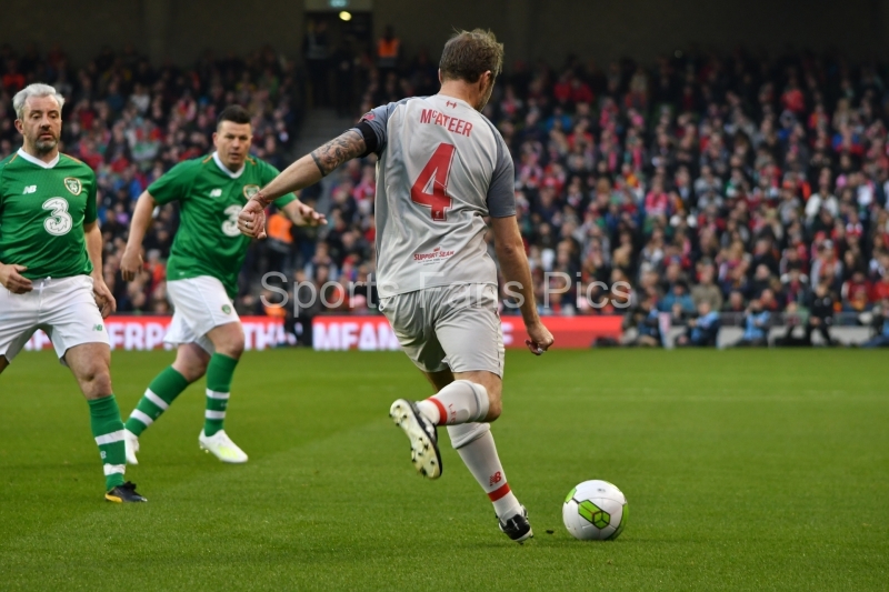 IrelandXI-LiverpoolLegends-010